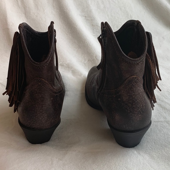 SOLD.  ARIAT Duchess Women's Tack Room Round Toe - Picture 10 of 11